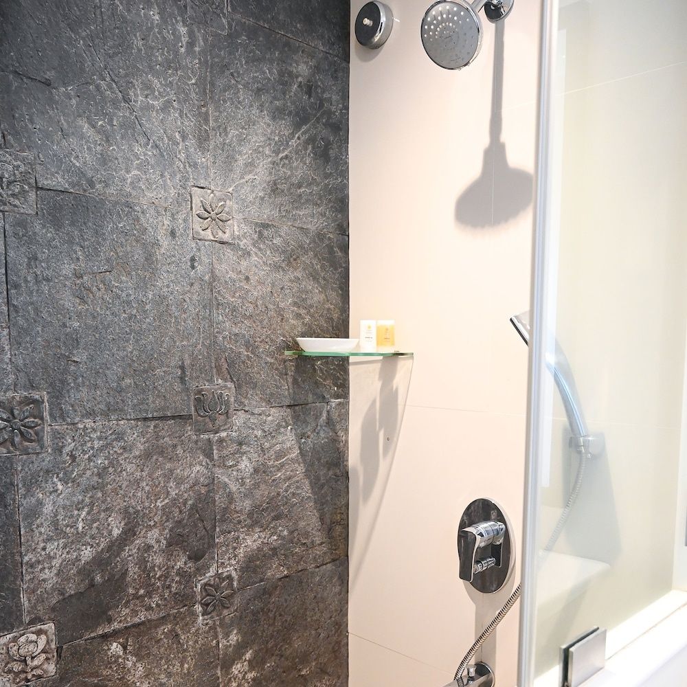 The Shalimar Hotel Smart Room 9