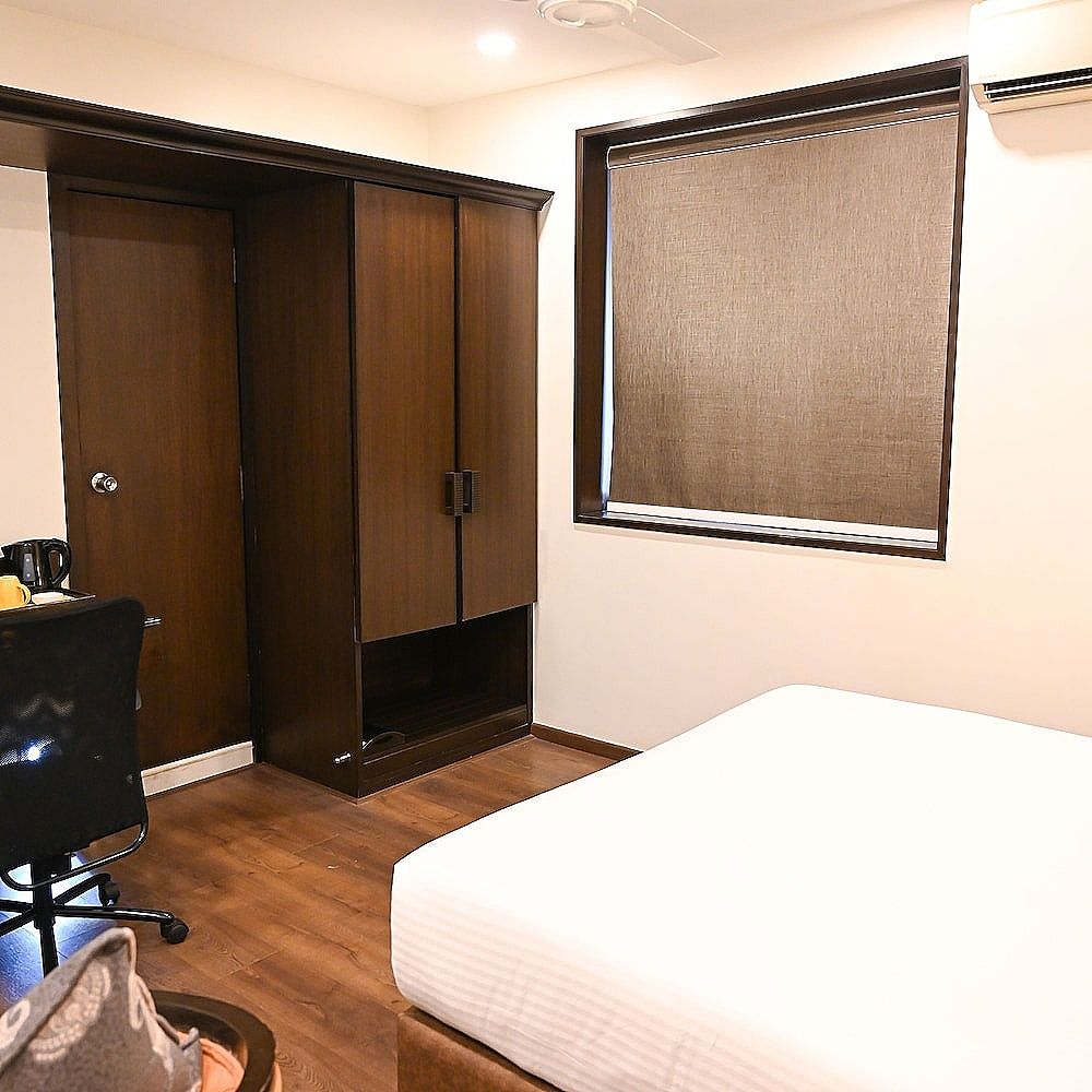 The Shalimar Hotel Smart Room 3
