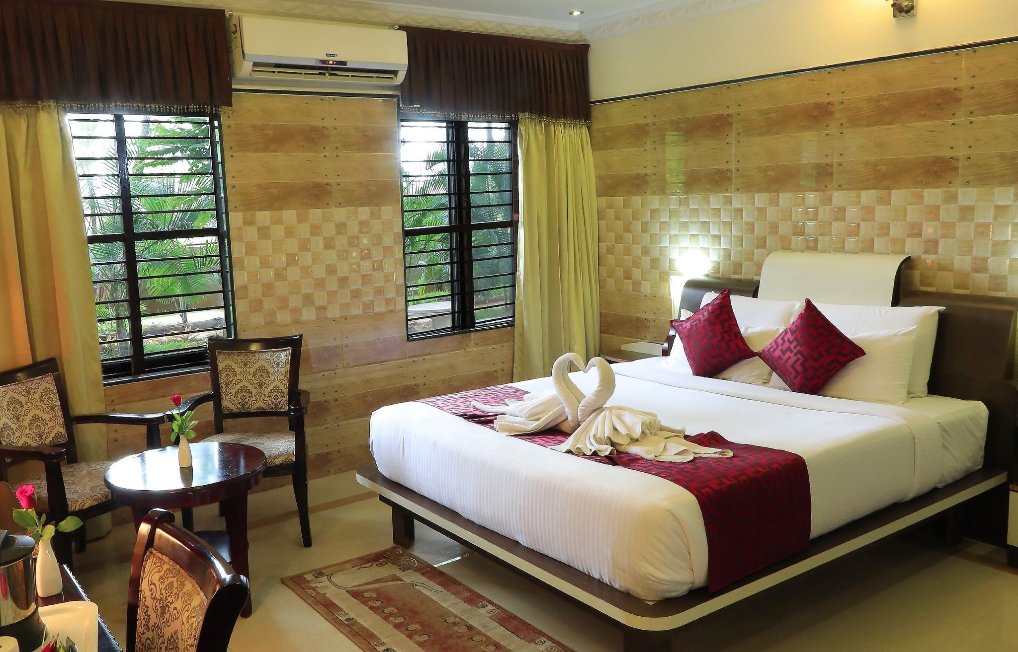 Romantic King Bed Suite