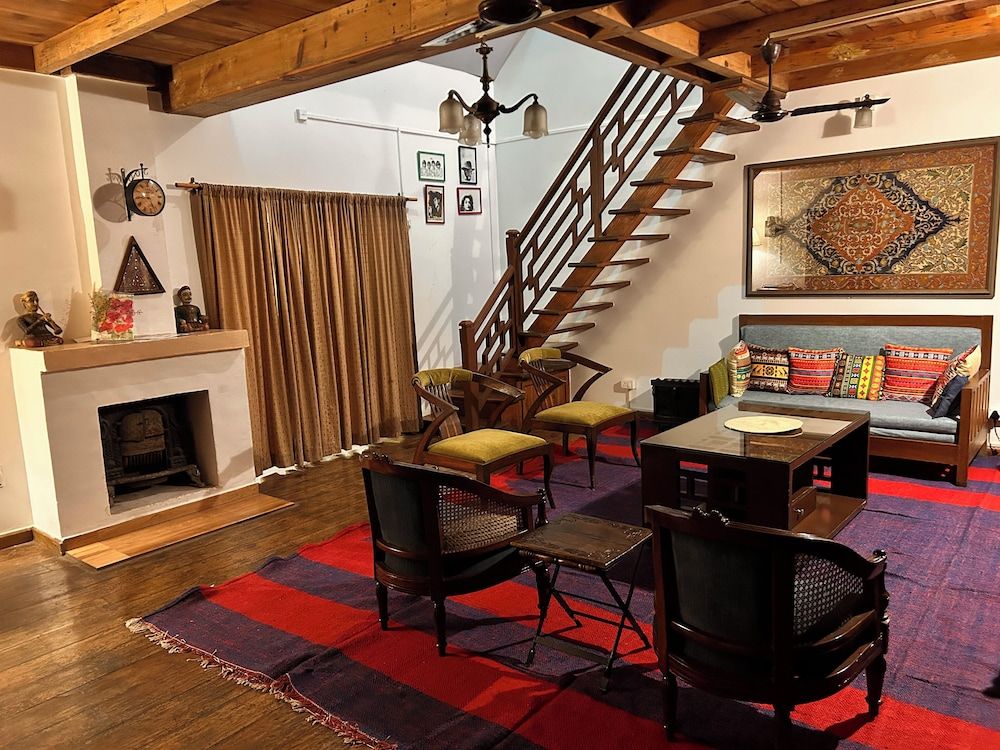 Emerald Trail Colonial Villa 3