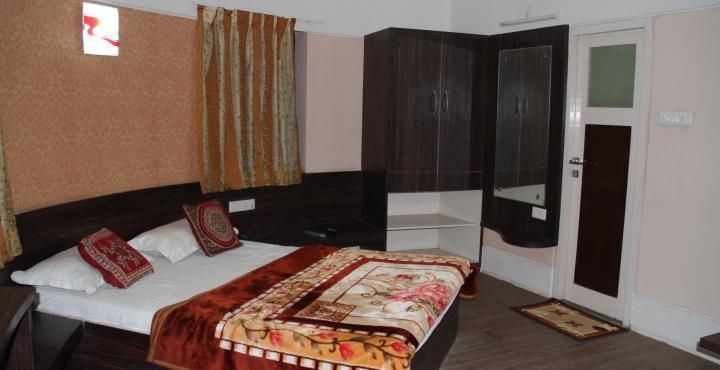 AC Executive Cottage