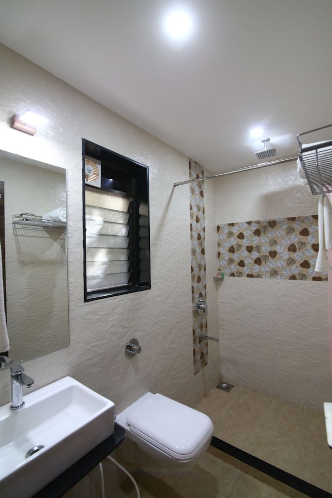 GD Hotel Deluxe Room with CP 2