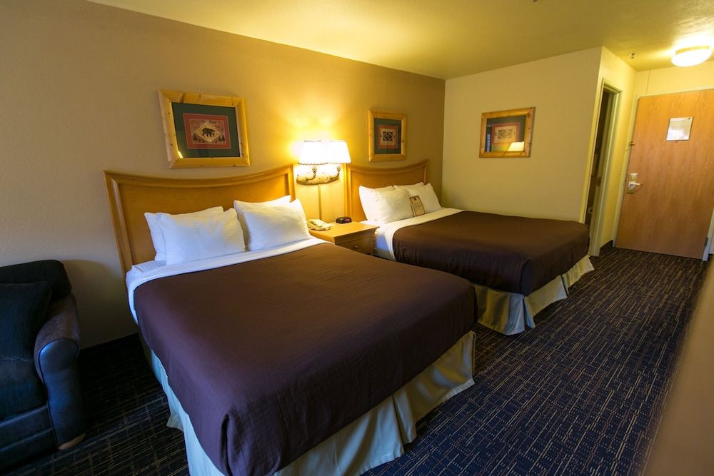 Standard Double Room, Multiple Beds, Refrigerator & Microwave (Waterpark Hours Vary)