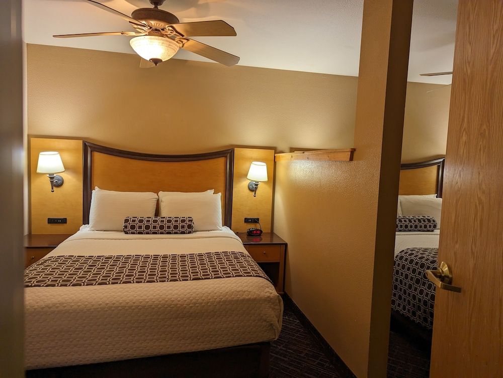 Family Suite, Multiple Beds (2 Queens) (Waterpark Hours Vary)
