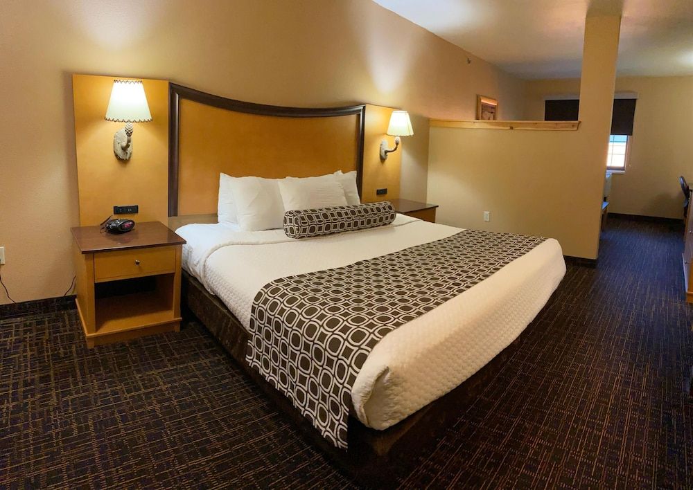 Standard Double Room, Multiple Beds, Refrigerator & Microwave (Waterpark Hours Vary)