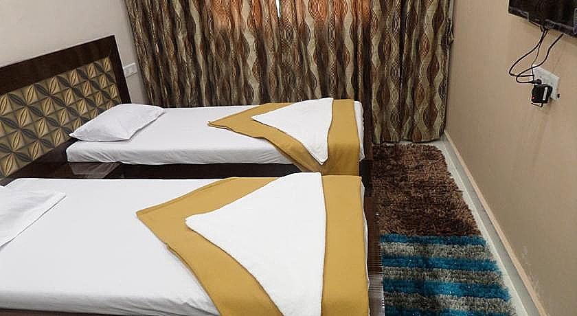 Hotel Ratandeep Deluxe Room with WiFI