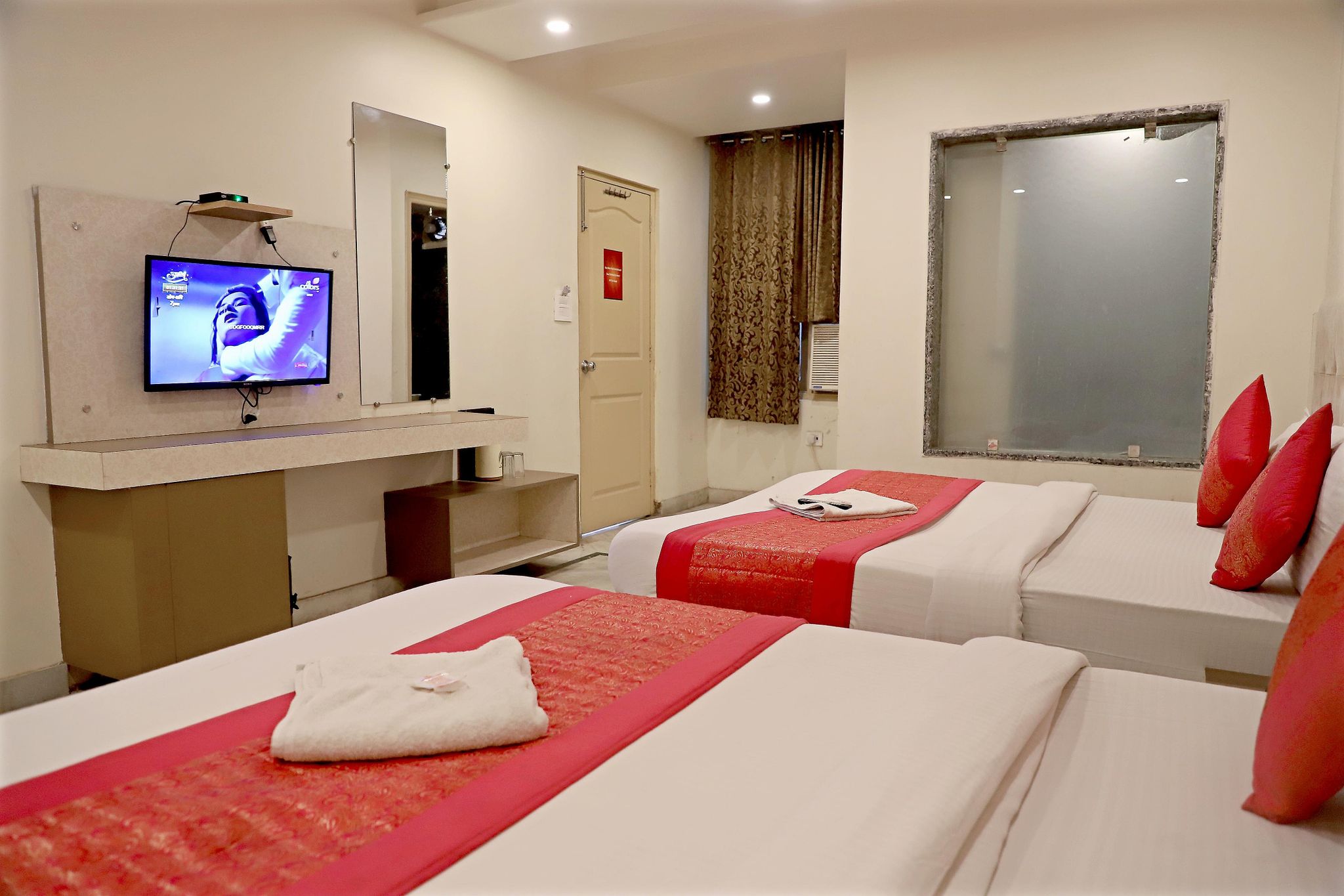 undefined Klick International 10