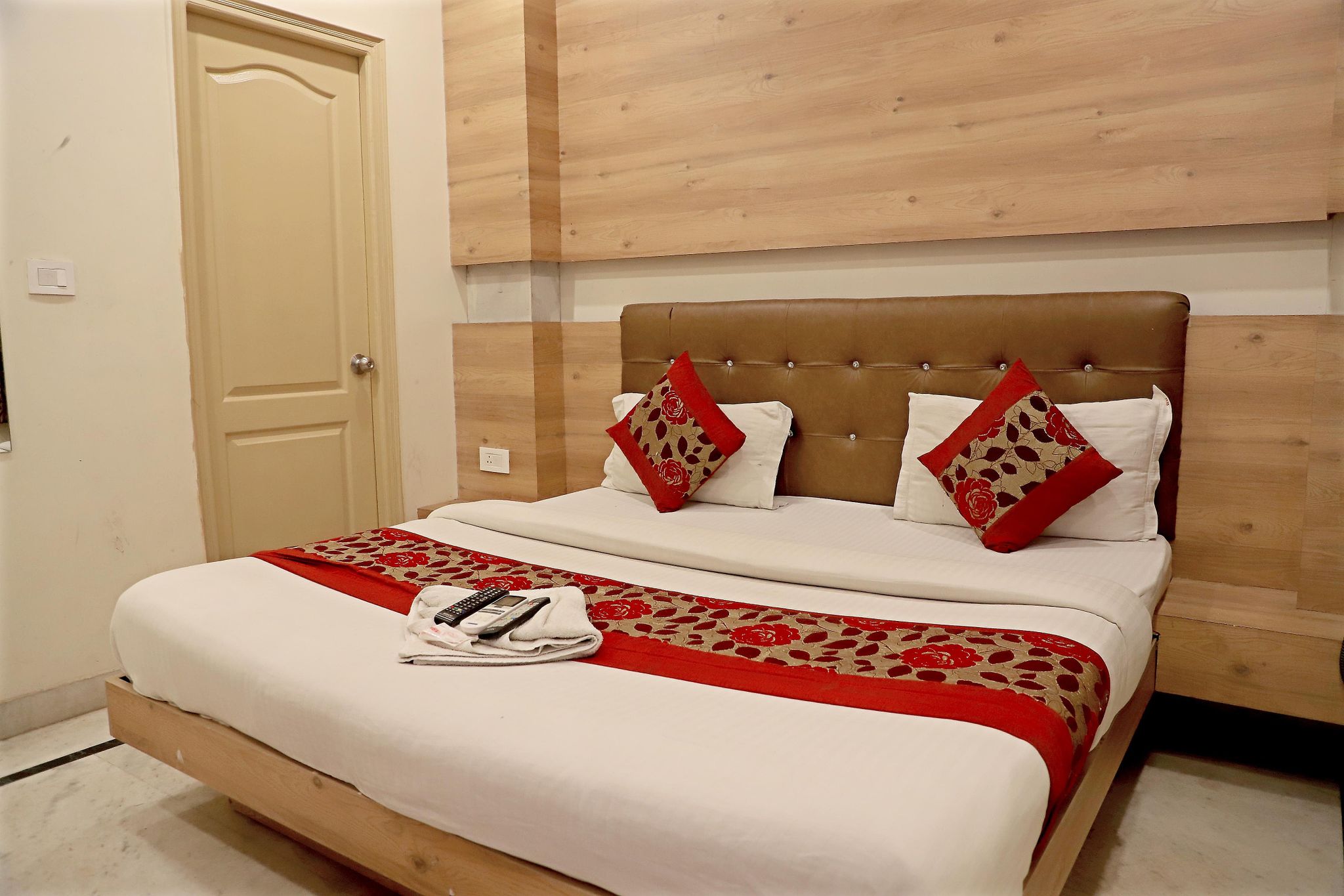 Klick International Deluxe Room 9