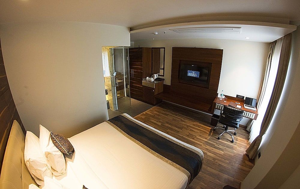 Connaught Royale Delhi Premium Double Room 10