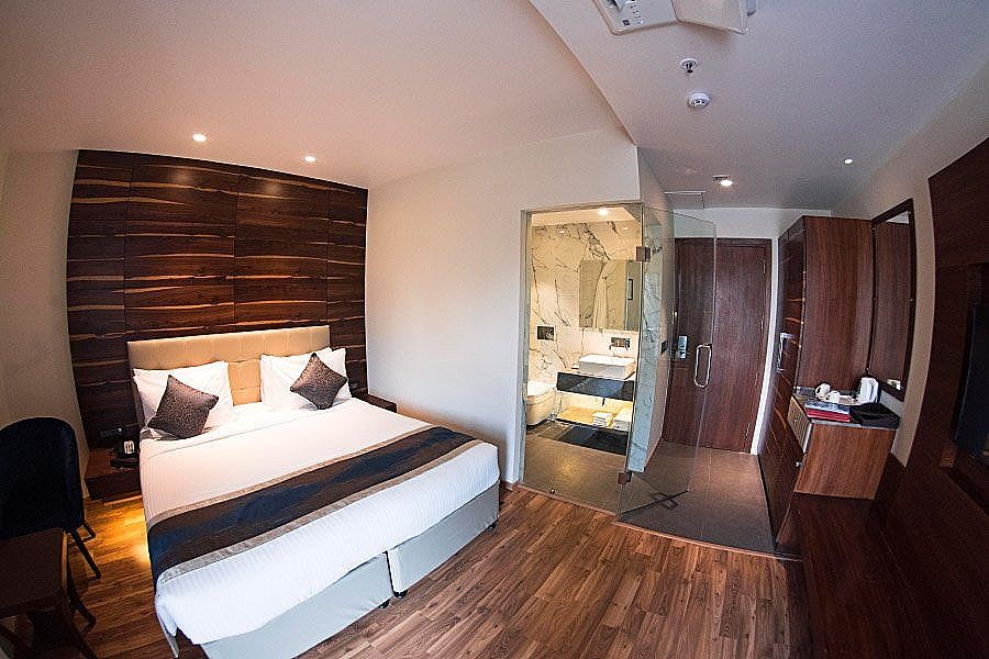 Connaught Royale Delhi Deluxe Double Room 3