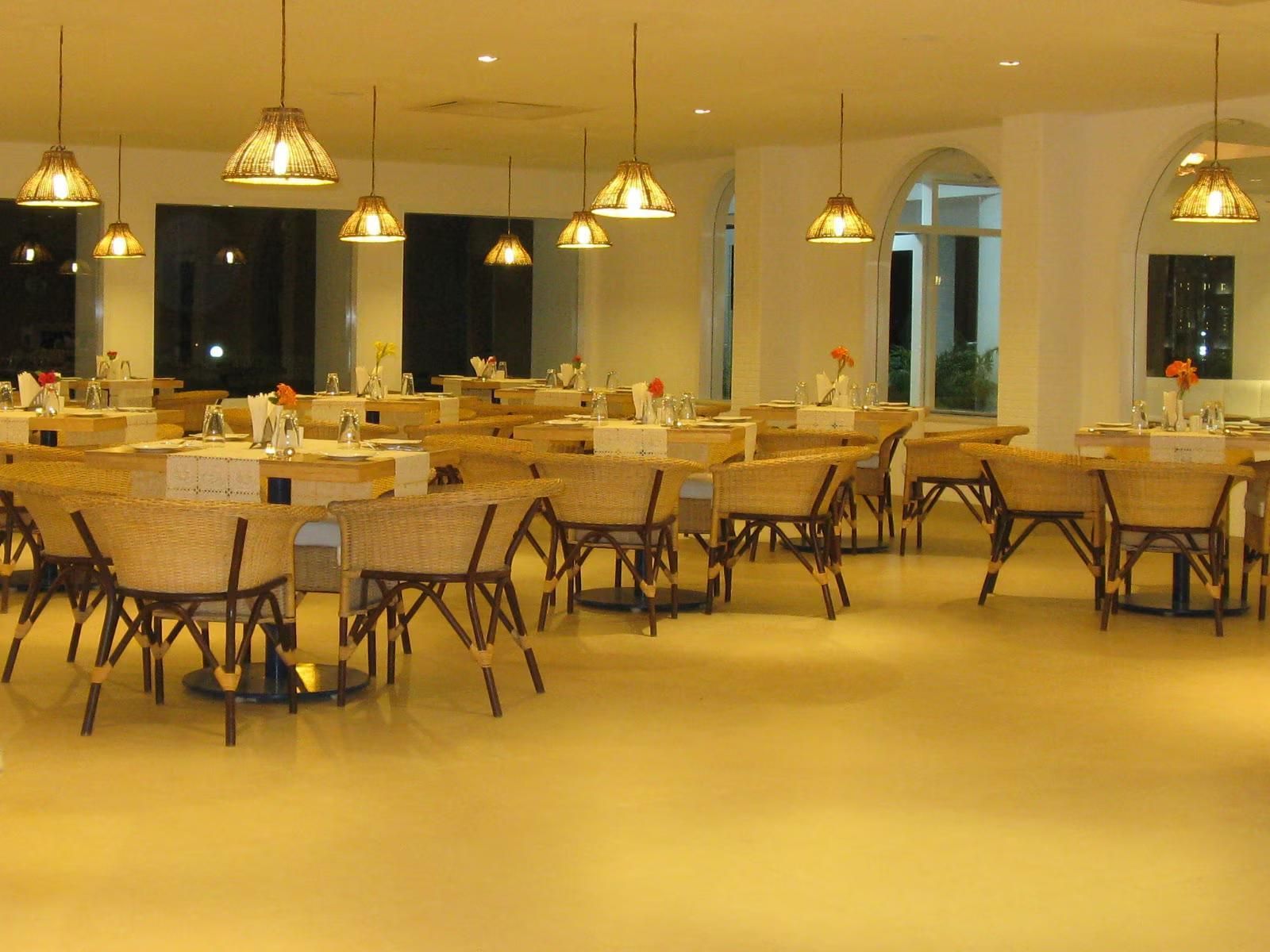 Food & Dining
