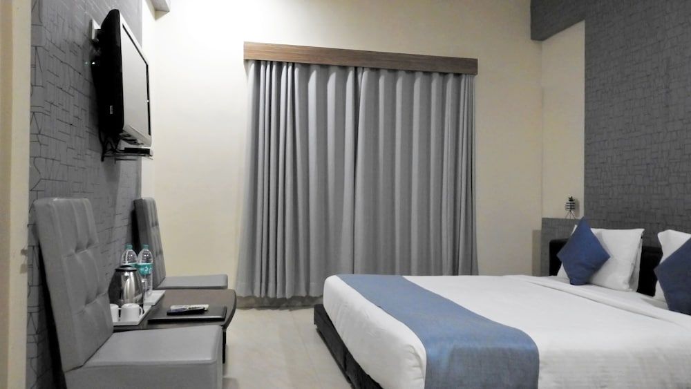 Hotel Sai Miracle Deluxe Room 35