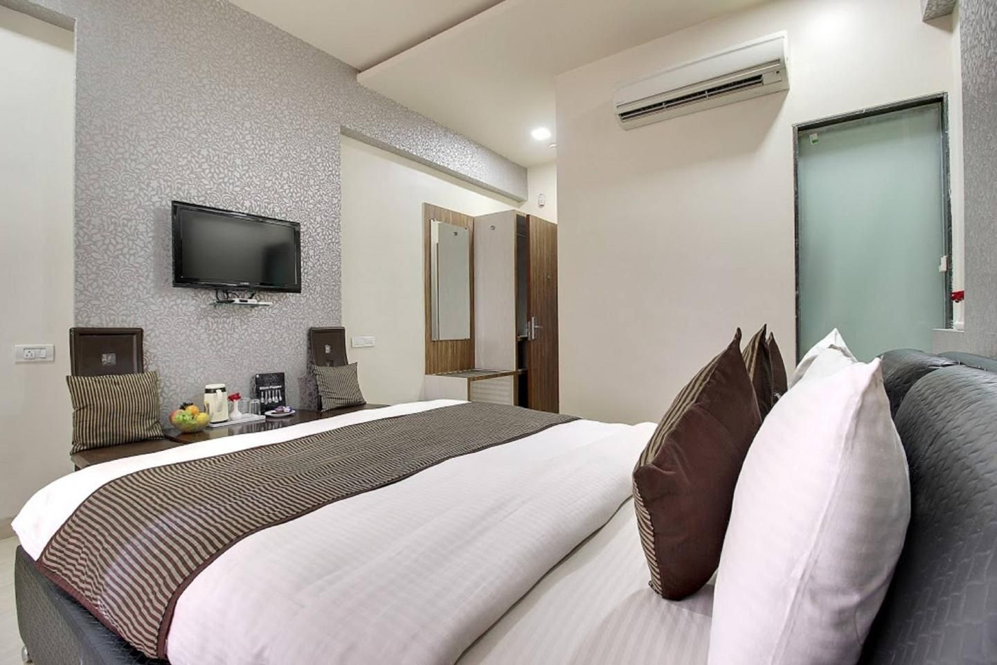 Hotel Sai Miracle Deluxe Room 12