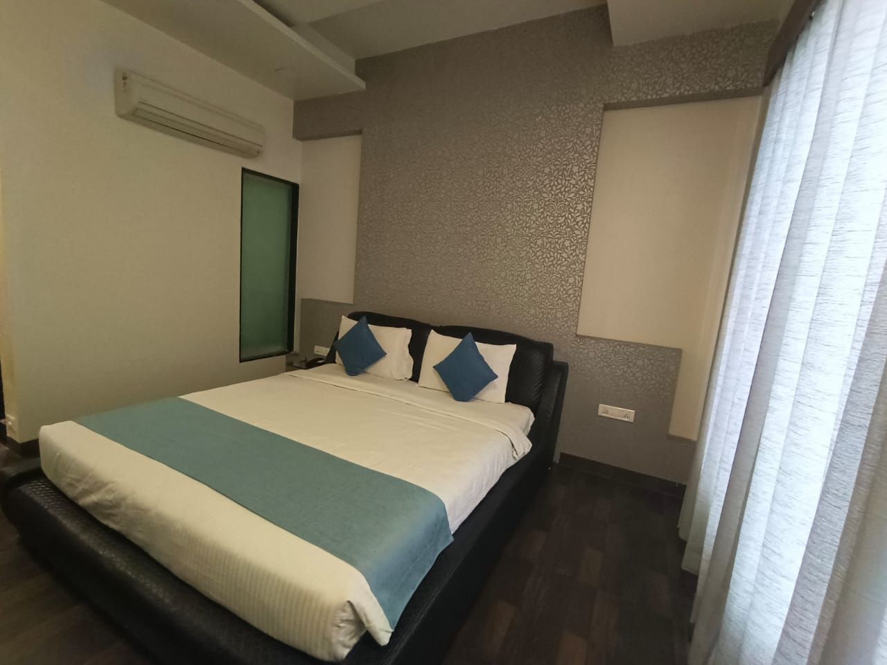 Hotel Sai Miracle Deluxe Room 7