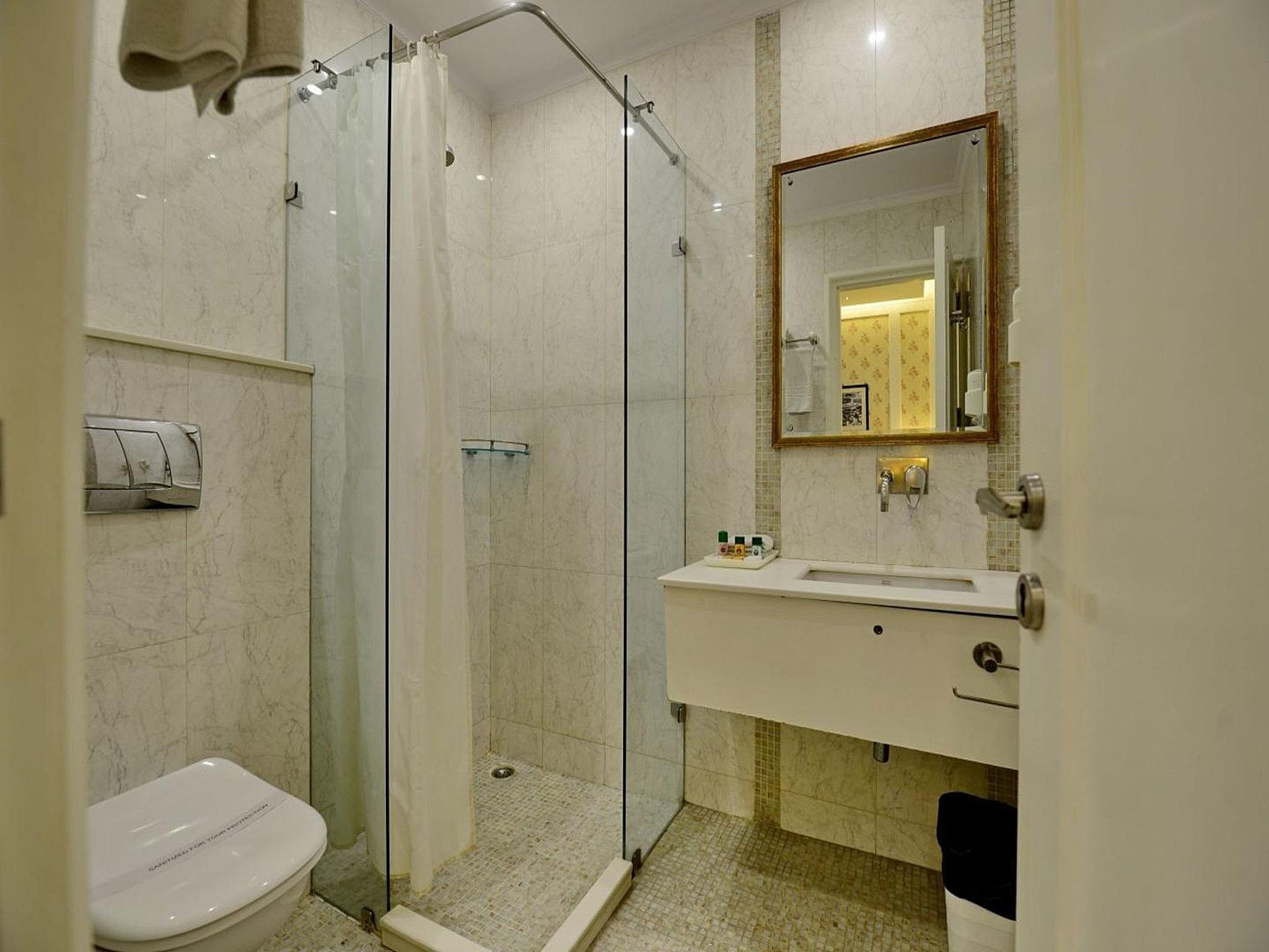 Hotel Bright Deluxe Room 17