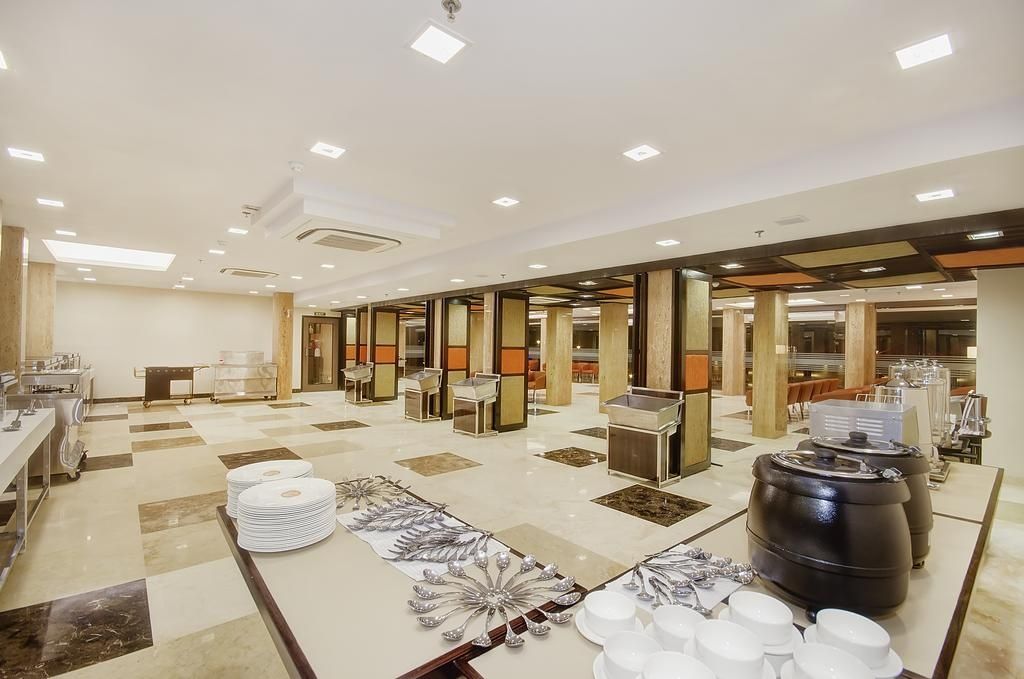 Food & Dining