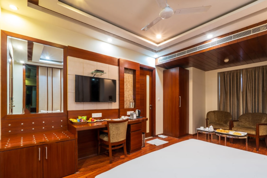 Grand FFOUR near Nehru Place Deluxe Room 11