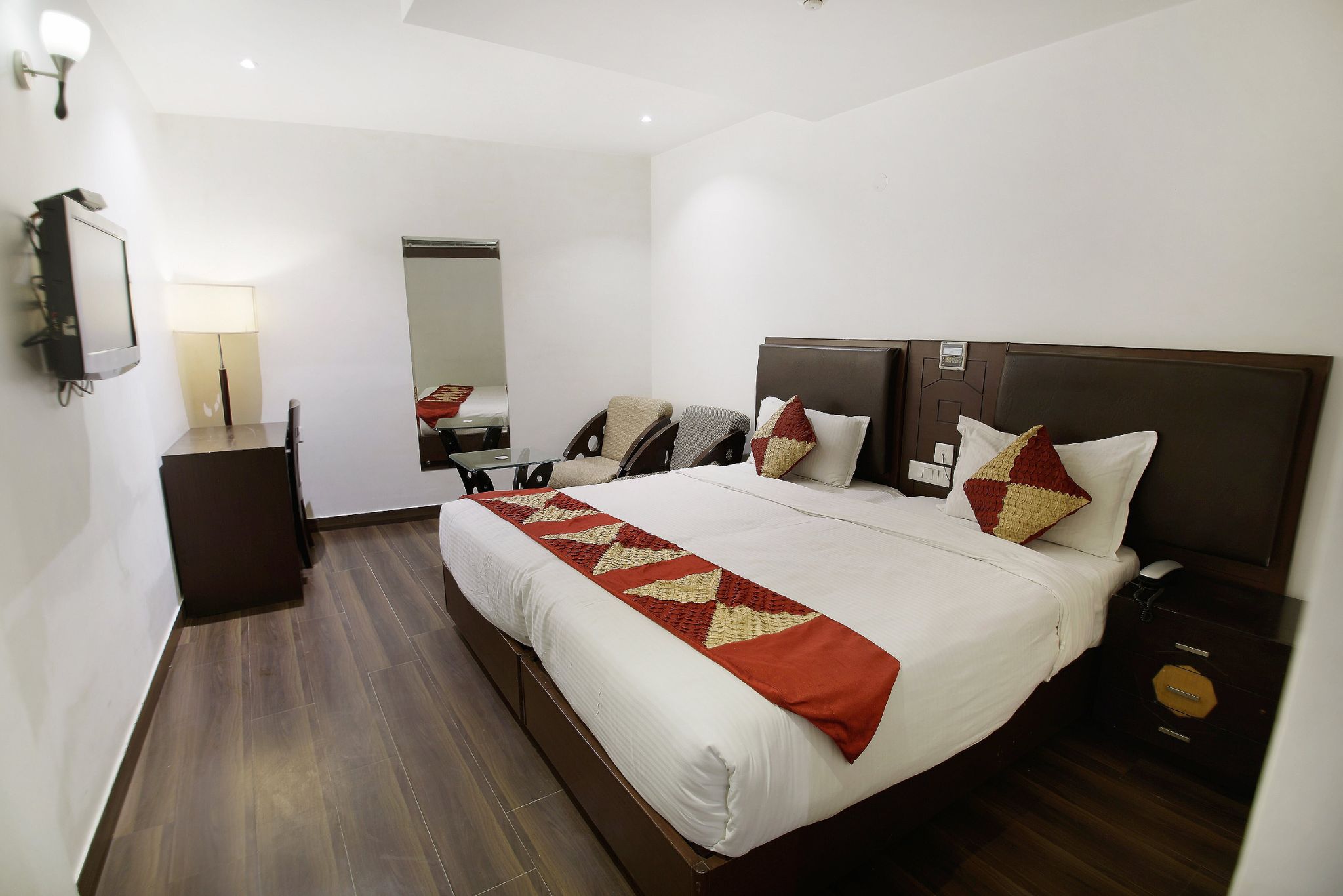 Hotel Saptagiri Deluxe Room 5