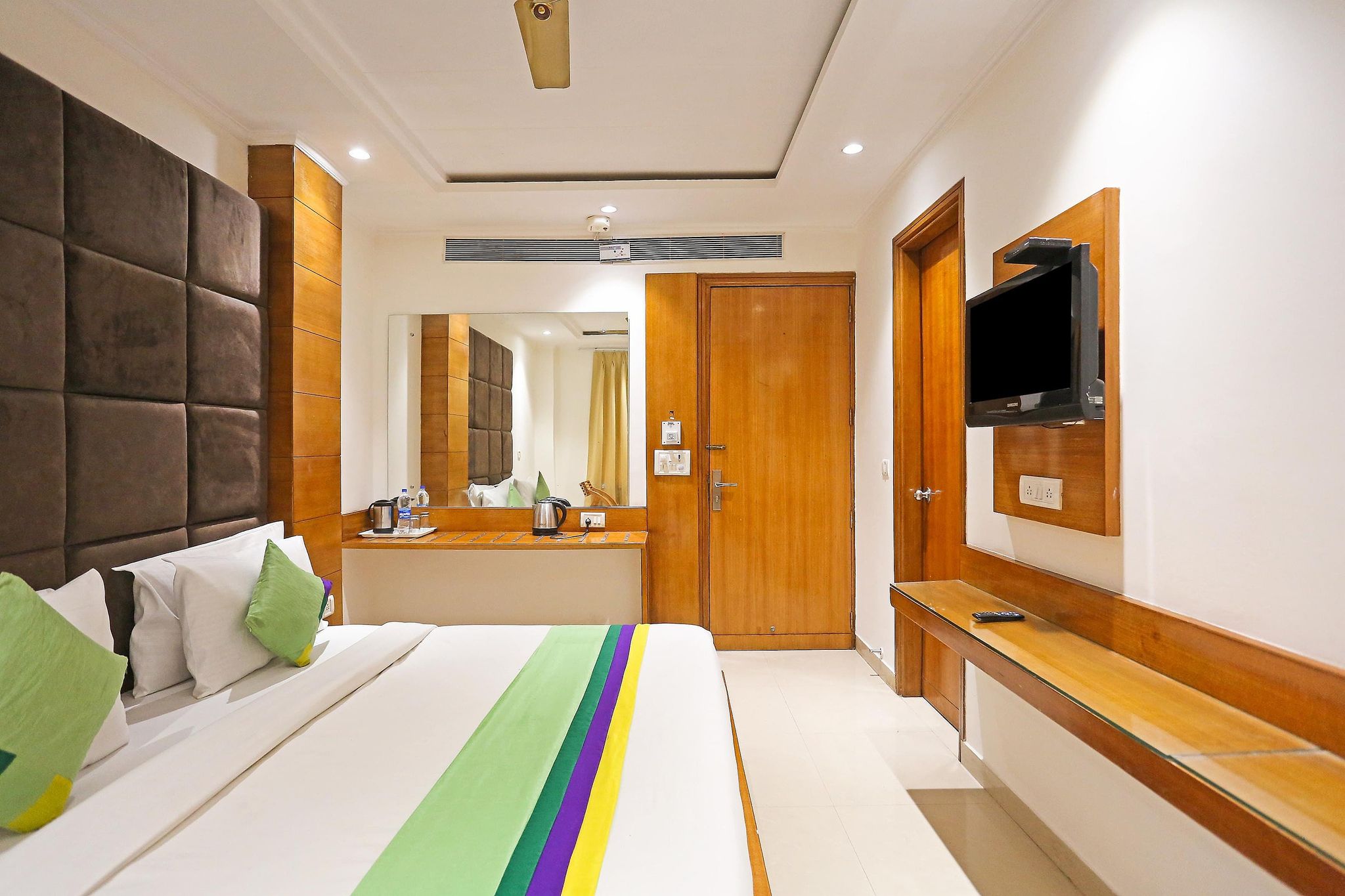 Hotel Rudraksh Plaza Deluxe Single Room 2