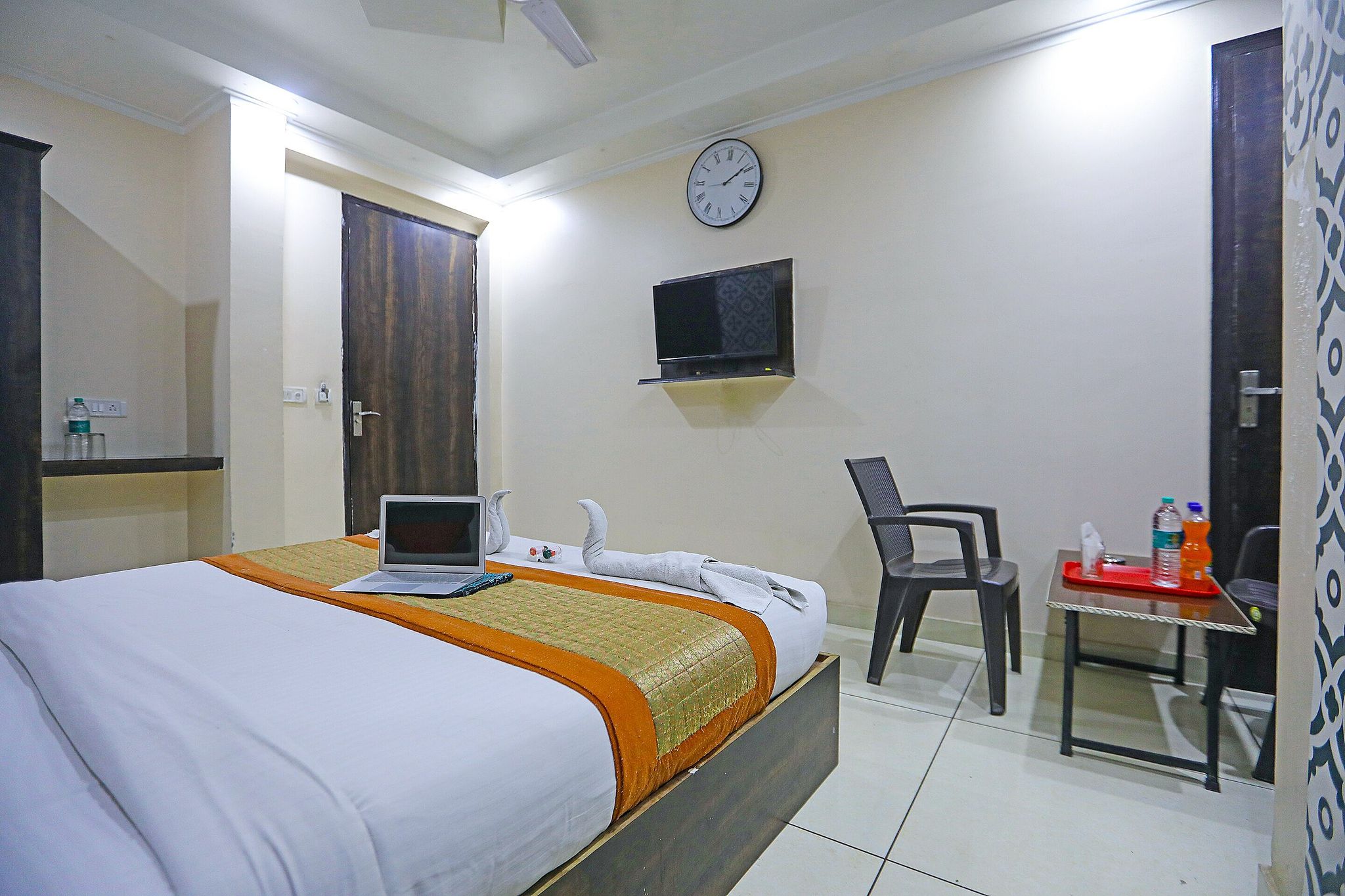 Hotel Rudraksh Plaza Deluxe Single Room 4
