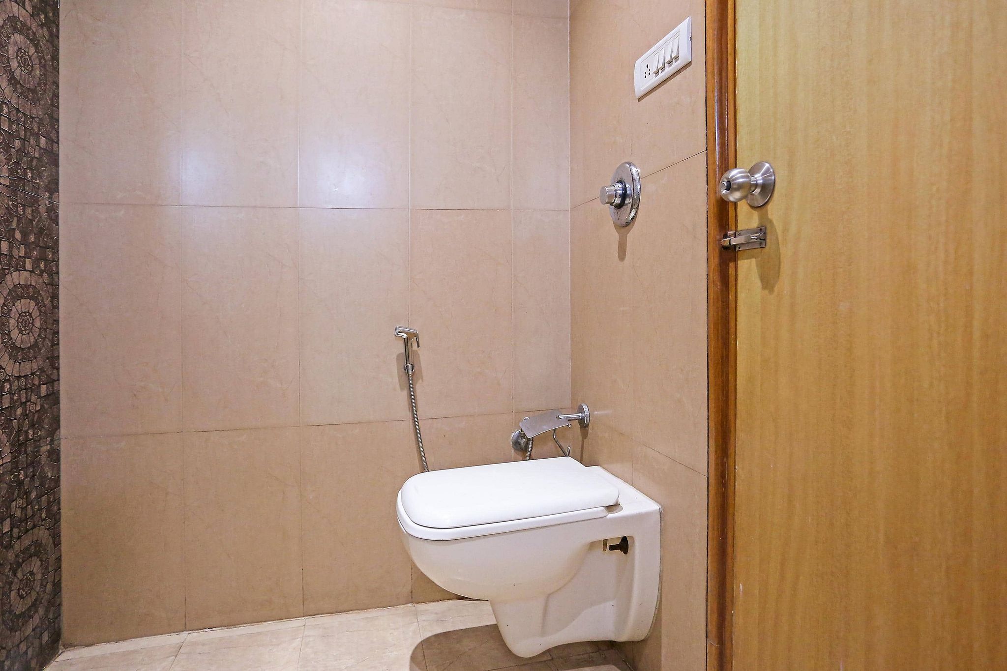 Hotel Rudraksh Plaza Deluxe Single Room 3