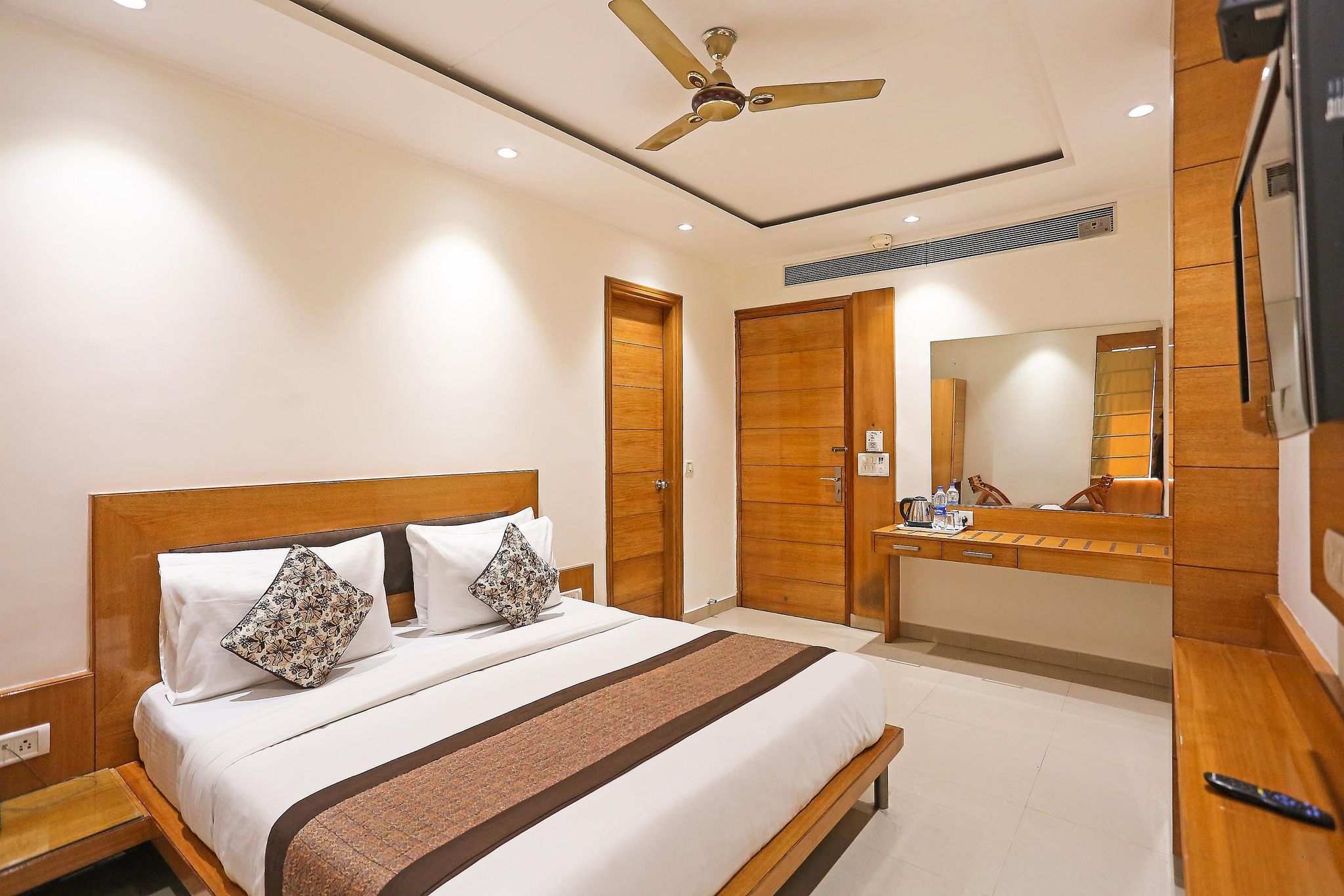 Hotel Rudraksh Plaza Deluxe Single Room
