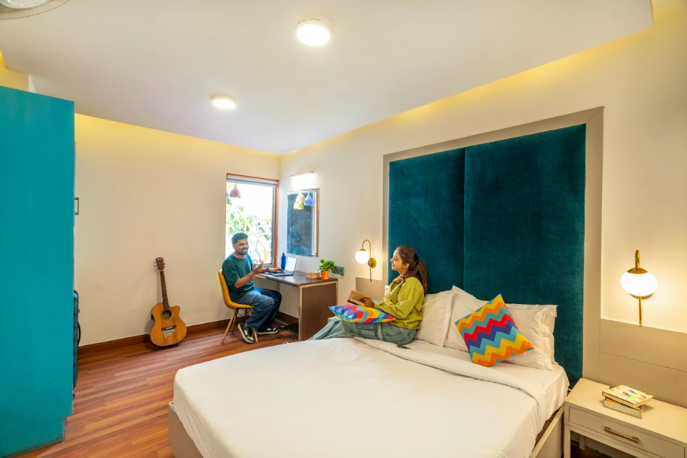goSTOPS Delhi Deluxe Private A/C Room with Ensuite Bathroom  5