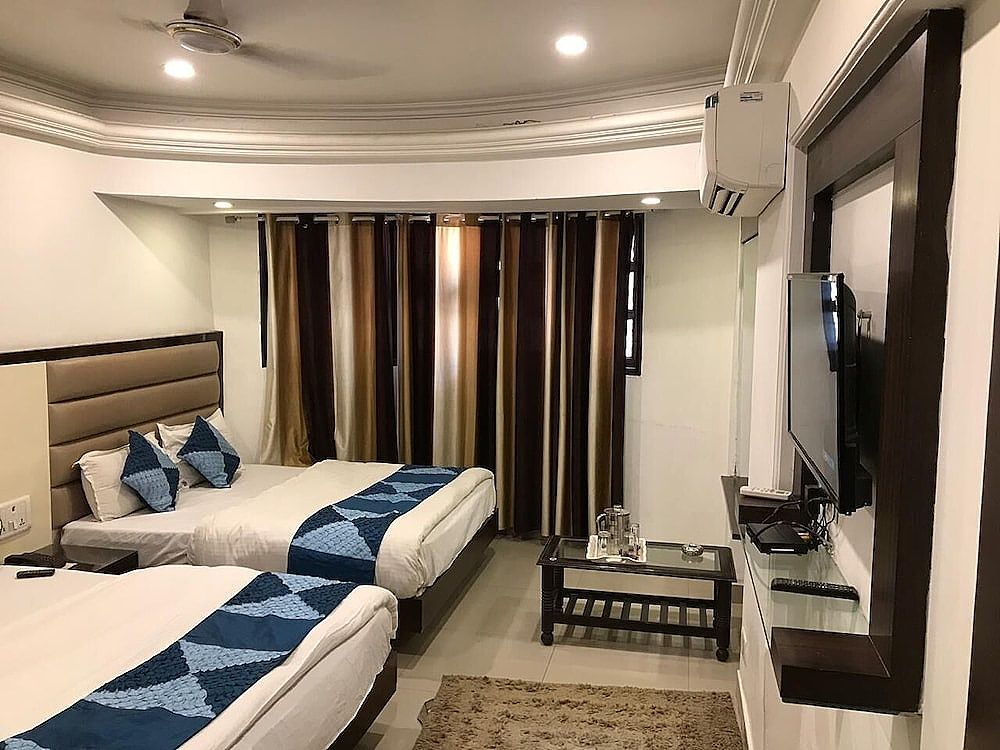 Family Studio, 2 Queen Beds, City View