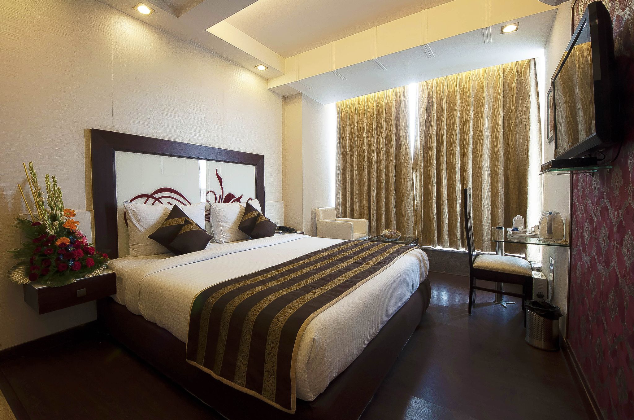 undefined Hotel Pitrashish Premium 5