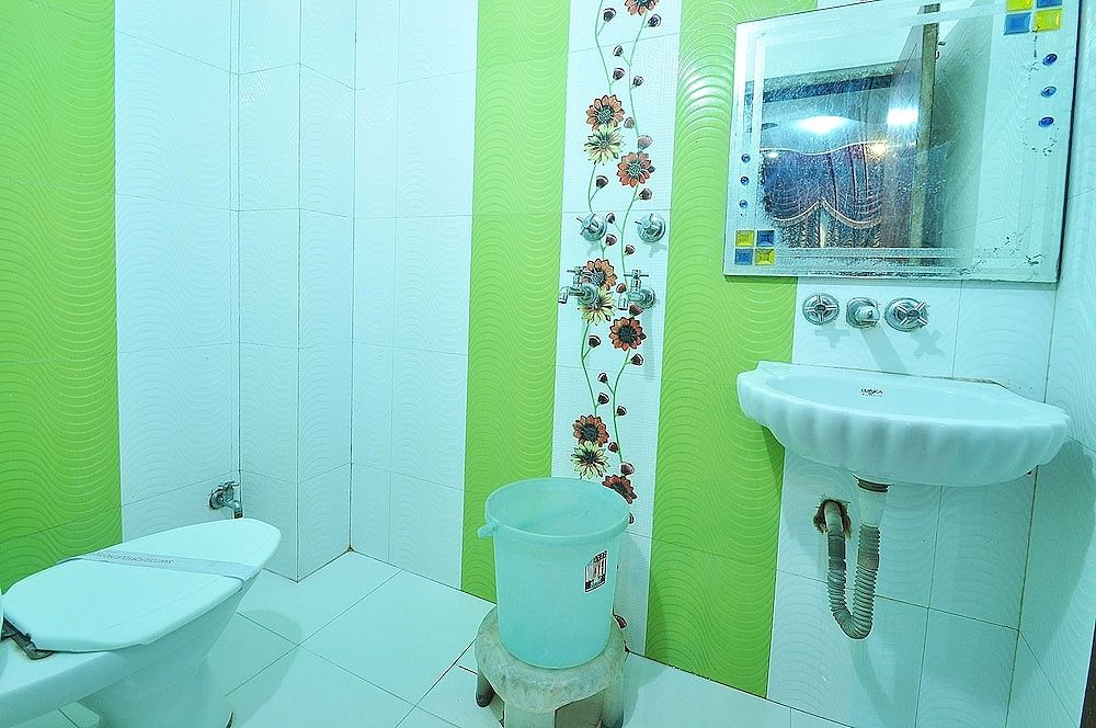 Hotel Roma Deluxe Deluxe Double Room, 1 King Bed, Non Smoking, City View 8