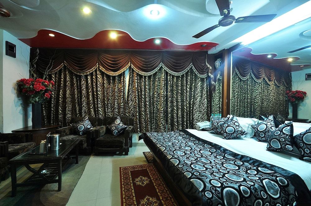 Hotel Roma Deluxe Deluxe Double Room, 1 King Bed, Non Smoking, City View 7