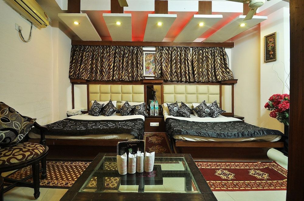 undefined Hotel Roma Deluxe 5