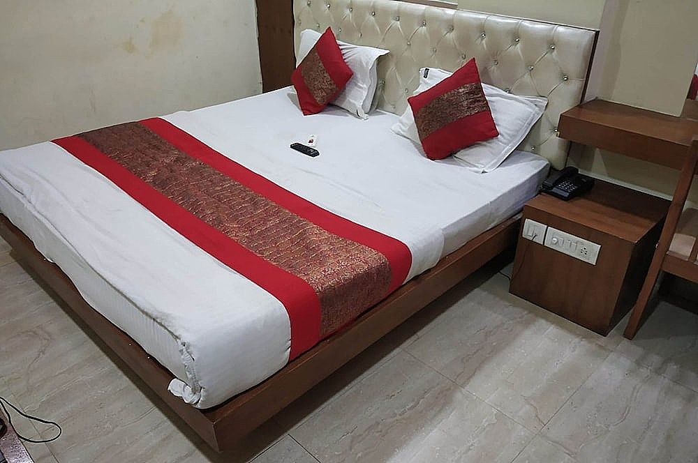 Hotel Royal Residency Dx Deluxe Room 3