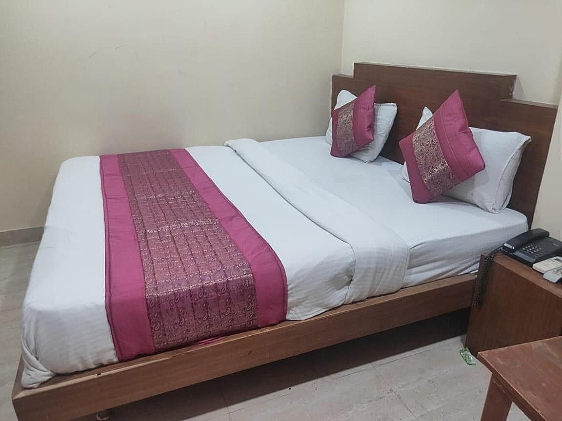 Hotel Royal Residency Dx Deluxe Room