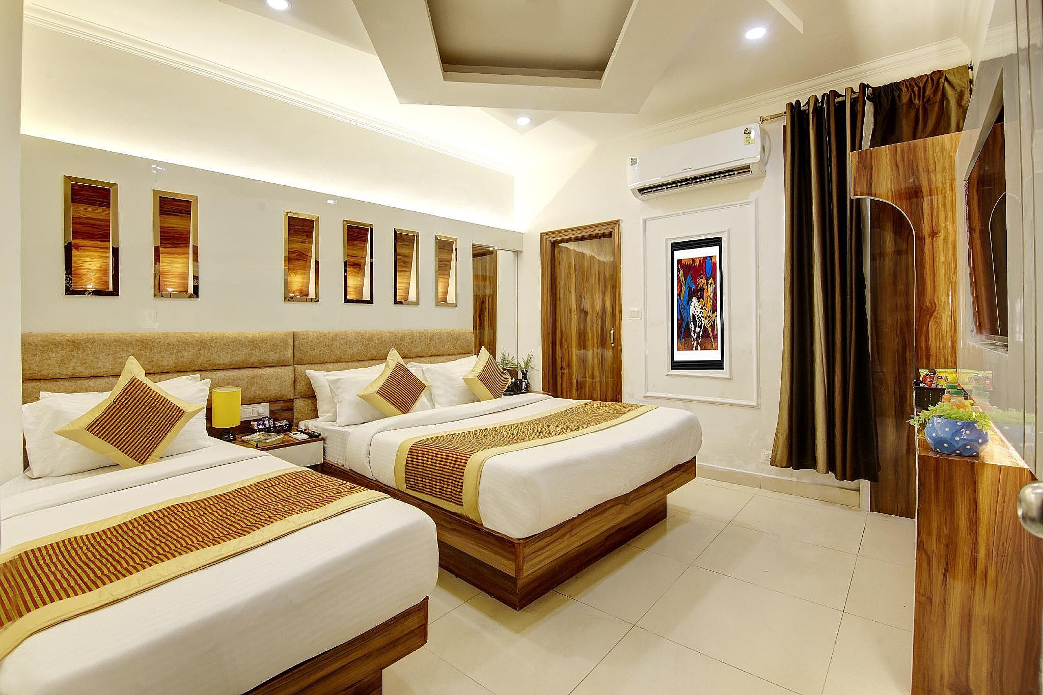 Triple Elegance Room