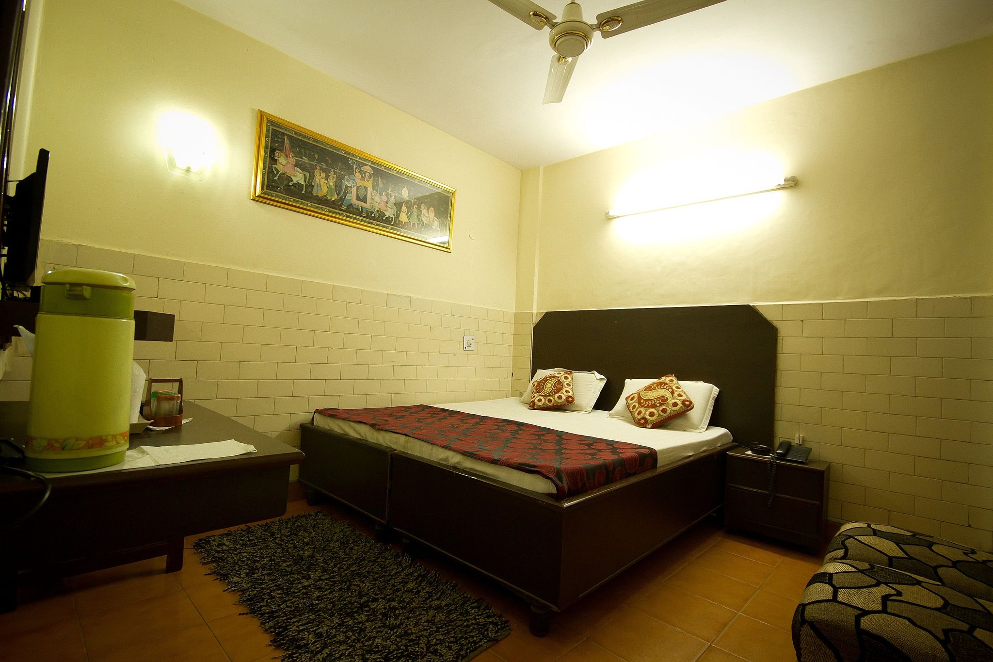 Standard Aircooled Room