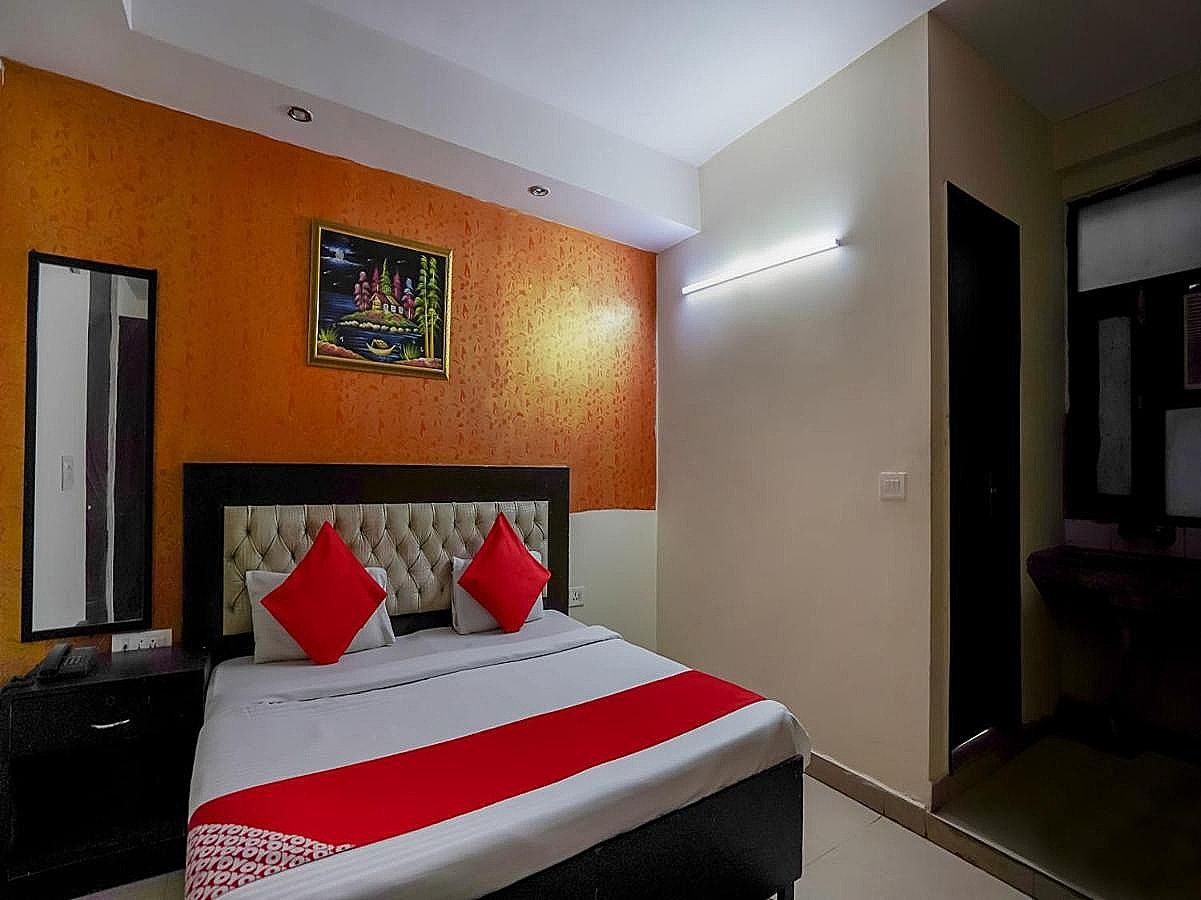 undefined OYO 75463 Jkm Palace 2