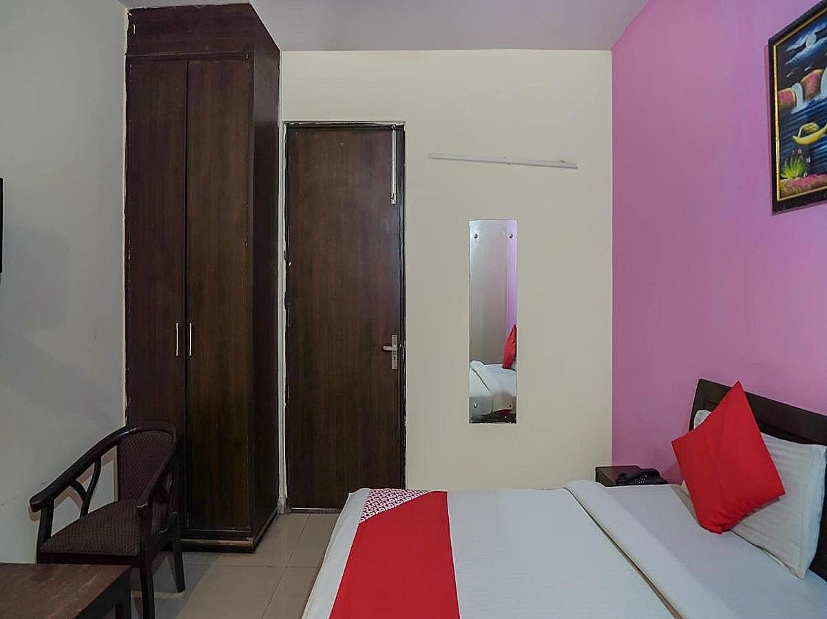 undefined OYO 75463 Jkm Palace 6