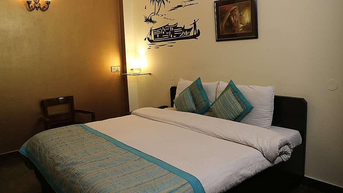 Pals Inn Deluxe Room