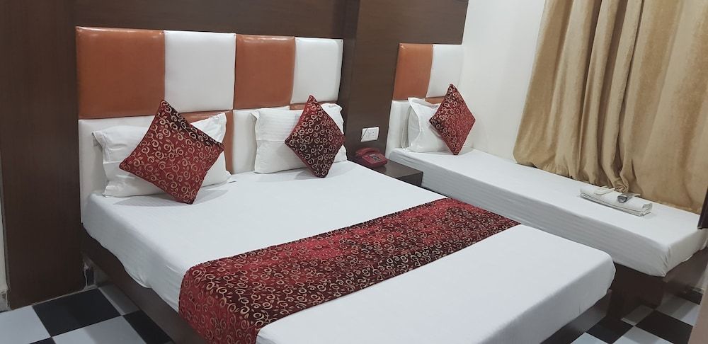 Sidhartha Tourist Lodge Deluxe Room 19