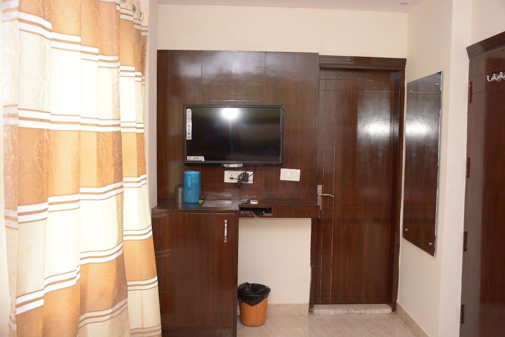 Sidhartha Tourist Lodge Deluxe Room 26