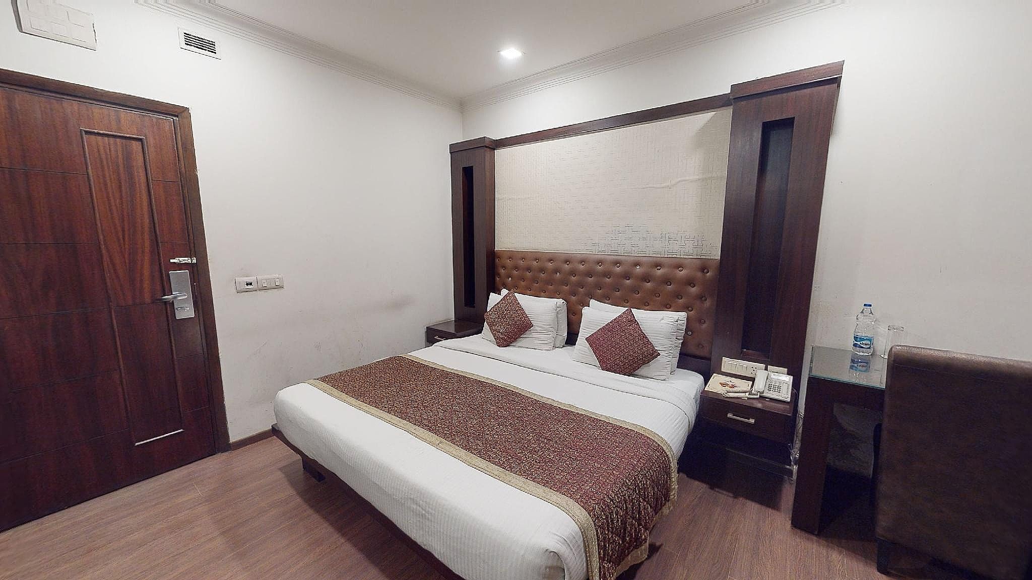 Divine Paradise Tavisha Deluxe Double or Twin Room 9