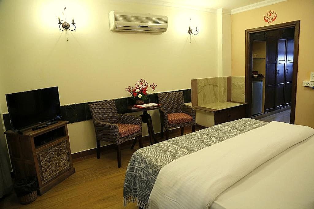 The Estate Villa Double Deluxe w/ King Bed 25