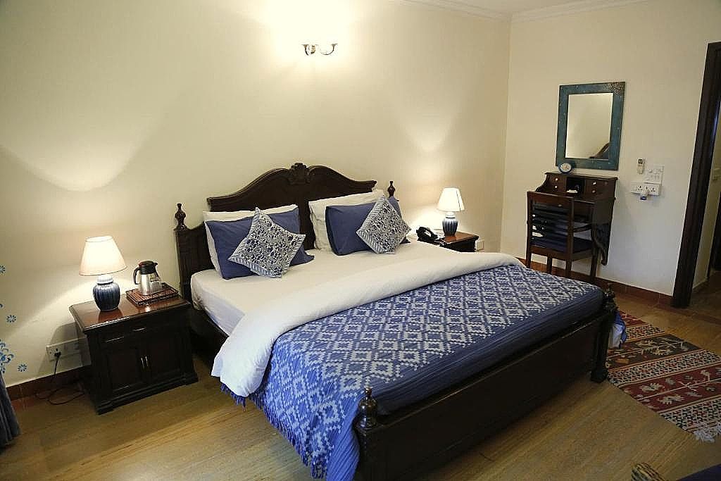 The Estate Villa Double Deluxe w/ King Bed 8