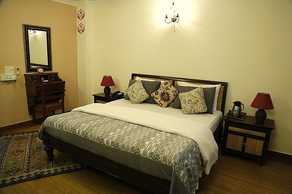 The Estate Villa Double Deluxe w/ King Bed 16