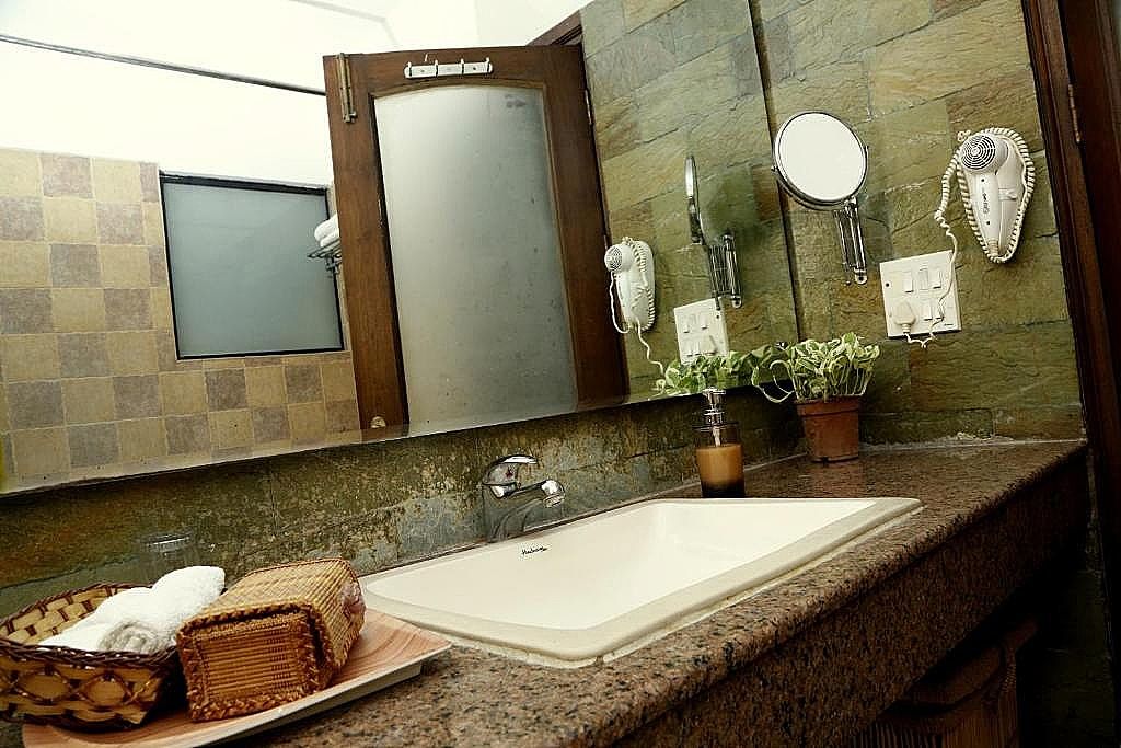 The Estate Villa Double Deluxe w/ King Bed 15