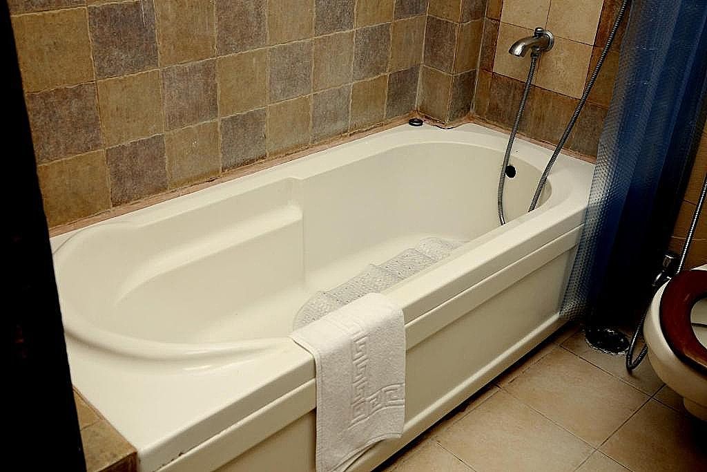 The Estate Villa Double Deluxe w/ King Bed 10