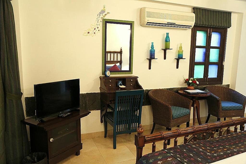 The Estate Villa Double Deluxe w/ King Bed 18