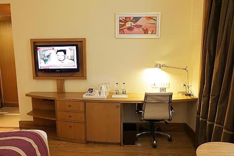 The Ocean Pearl Gardenia, Chattarpur Deluxe Room 13