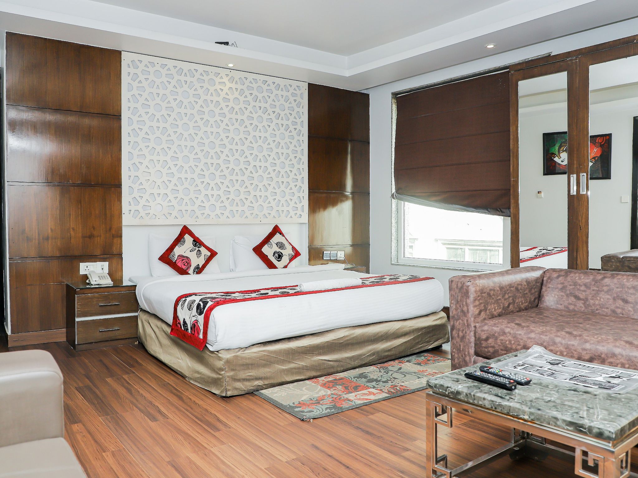 Hotel Uppal International Deluxe Double Room Non AC 2